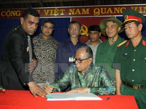 Ho Chi Minh City receives Bangladeshi President - ảnh 1